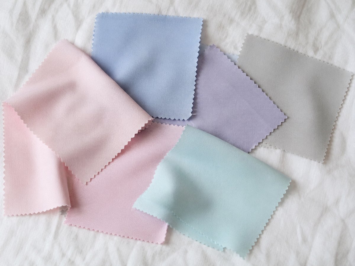 Farbpalette Sommer Hell mit Puderrosa, blassem Blau, hellem Lavendel und Perlgrau