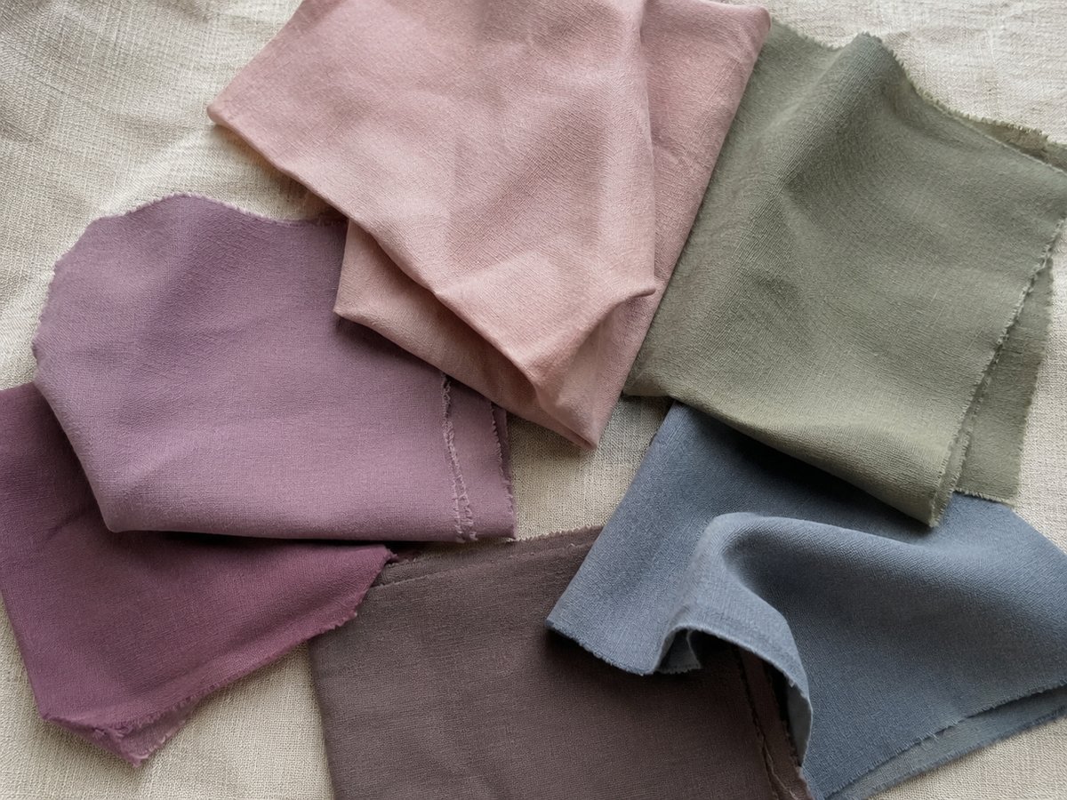 Farbpalette Sommer Weich mit Rosébeige, Salbeigrün, gräulichem Blau und entsättigter Pflaume